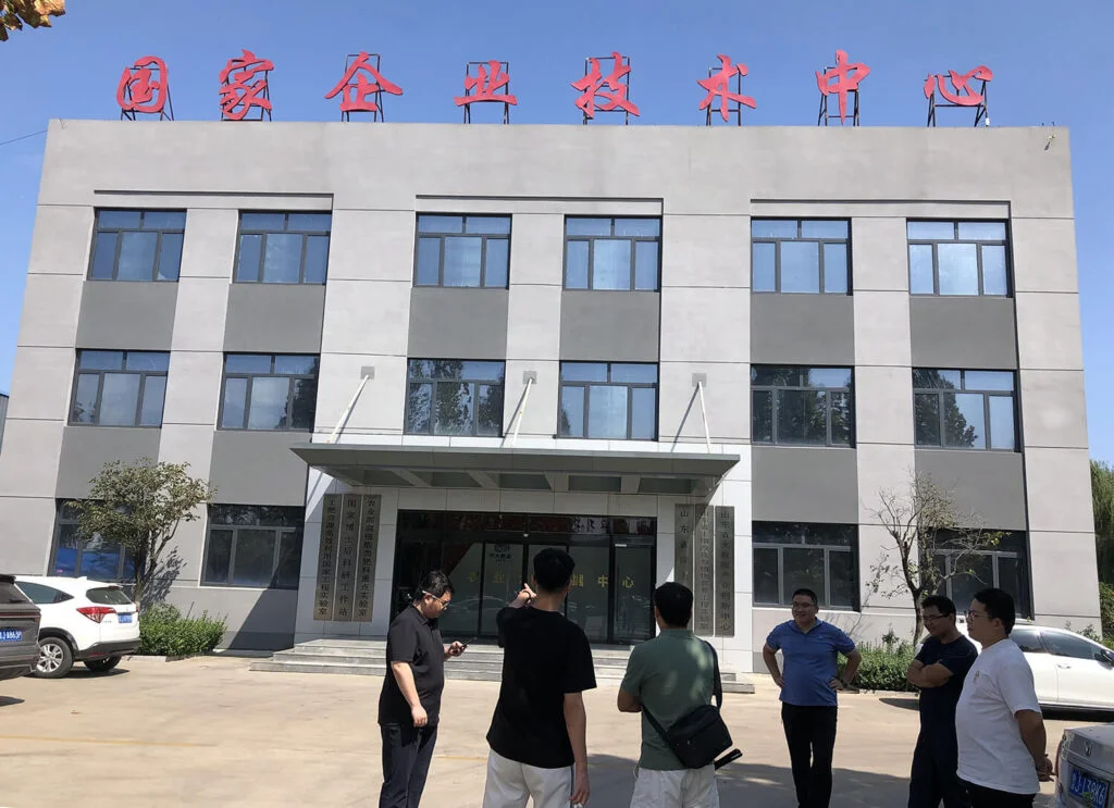 Kamboĝaj Klientoj Vizitis Fabrikon de Sterko RISSO4