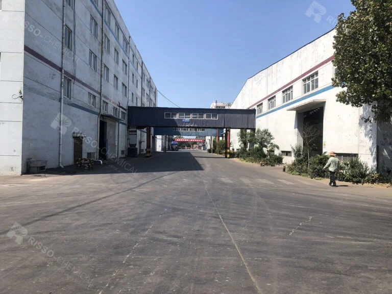 Un rincón de una fábrica de fertilizantes.