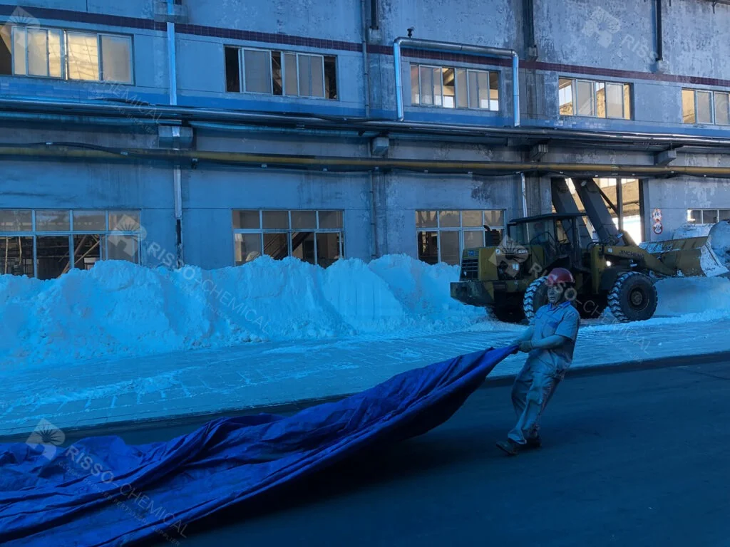 肥料の積み込み