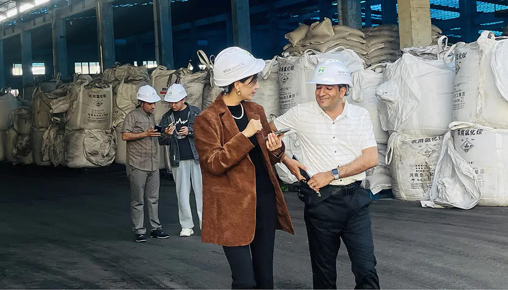 Clientes yemeníes visitan la fábrica de Risso3