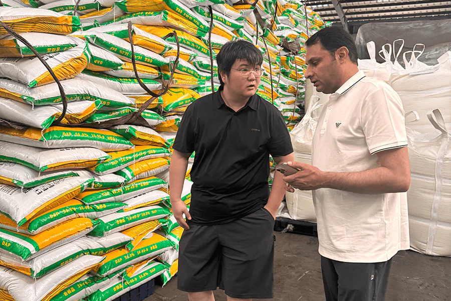 ឃ្លាំង។