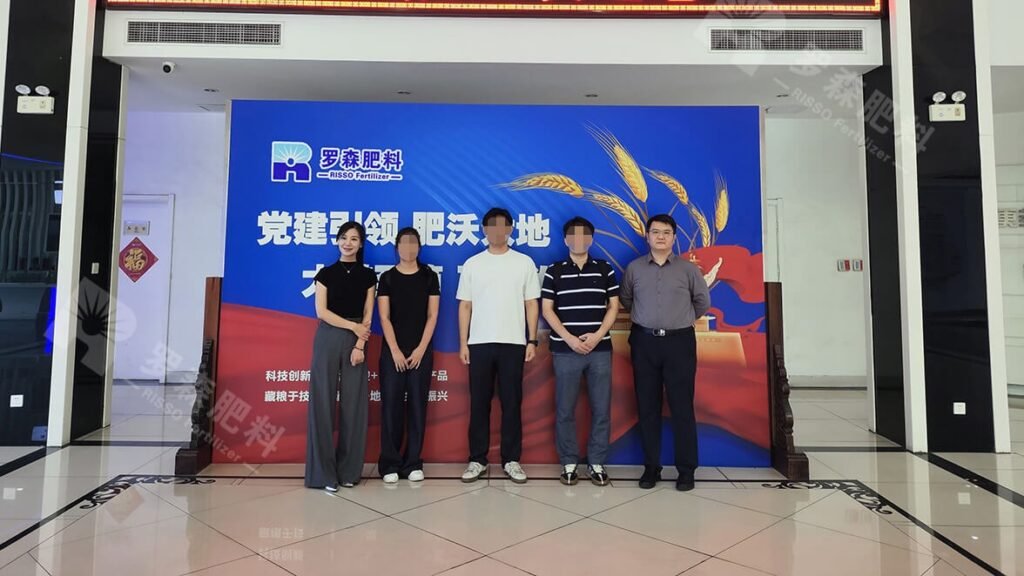 Photo-with-Korean-clients-at-Risso-Fertilizer-Factory.jpg