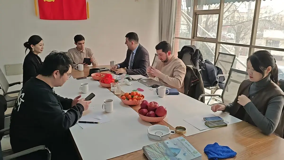 Business meeting on customized fertilizer solutions at Risso Fertilizer