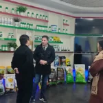 Risso Fertilizer technical team explaining fertilizer production process2