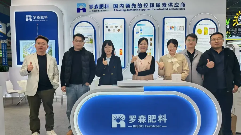 Risso-Chemical-team-group-photo-at-CAC-2026-Shanghai-international-fertilizer-exhibition.webp