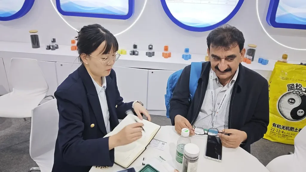Risso-team-meeting-international-clients-at-CAC-2026-agrochemical-exhibition-in-Shanghai2.webp